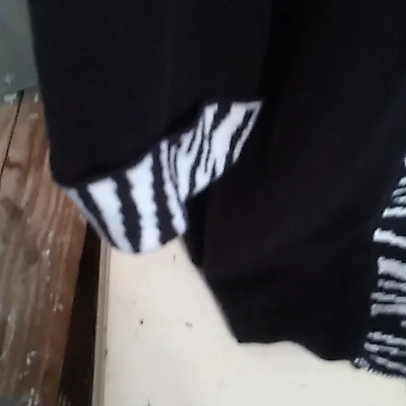 SOUTHERN Lady Large Black with Zebra Trim Medium Sleeves - Picture 5 of 7
